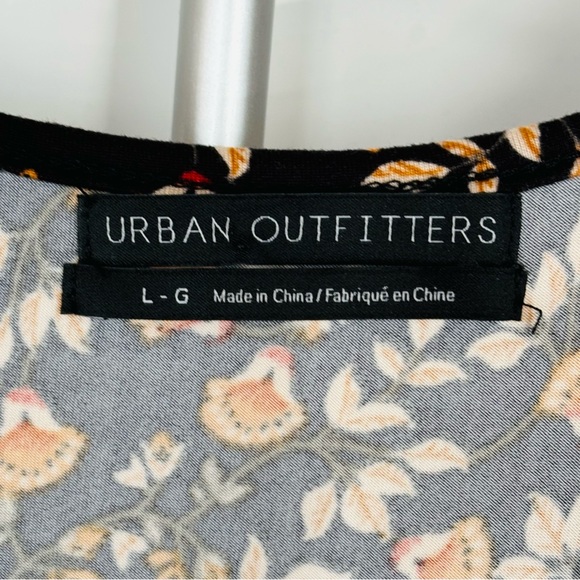 Urban Outfitters Julia Deep V Ruffle Dress Black Fall Floral Print - Size Large - Picture 5 of 9